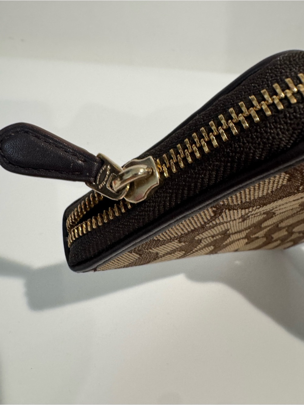 Coach F54633 Outline Signature Accordion Zip Wallet like new - Picture 6 of 11